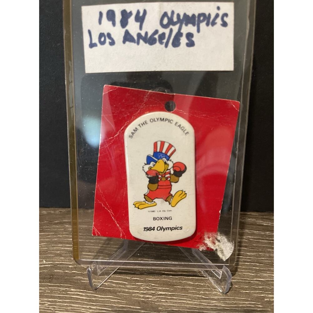 Los Angeles 1984 Olympics Button Pin Sam Olympic Eagle Official Mascot boxing - Picture 2 of 3